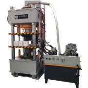 牛羊舔磚機(jī)的使用需要哪些技術(shù)條件
